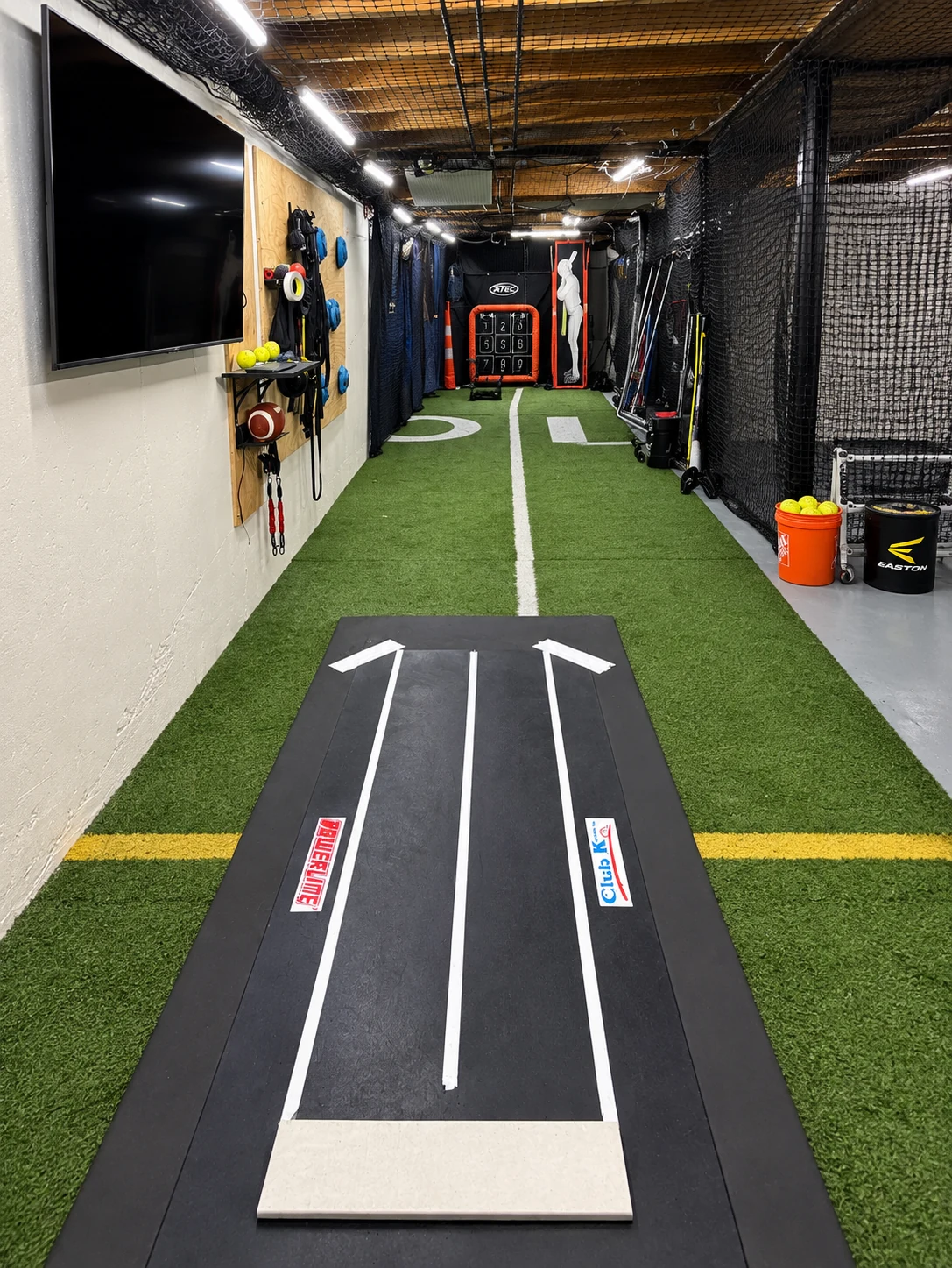 Pitching lane and training space